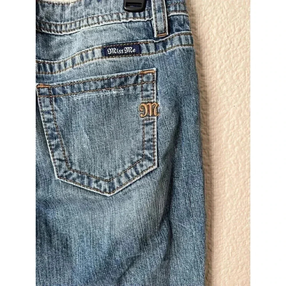 Miss Me Womens Lightwashed Distressed Boyfriend Ankle Denim Jeans Size 26 - Picture 4 of 15